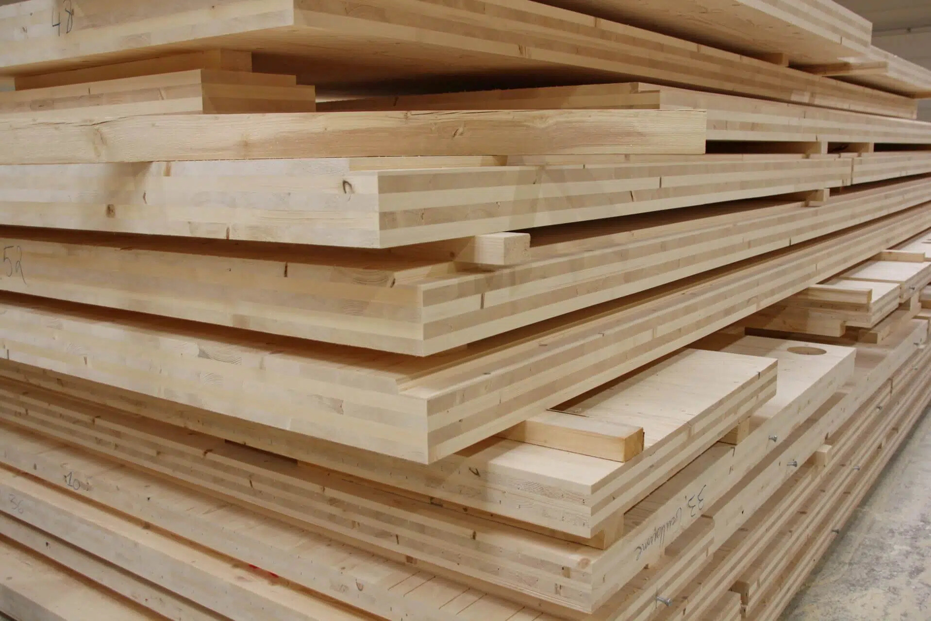 CLT (Cross Laminated Timber) - Çapraz Lamine Ahşap